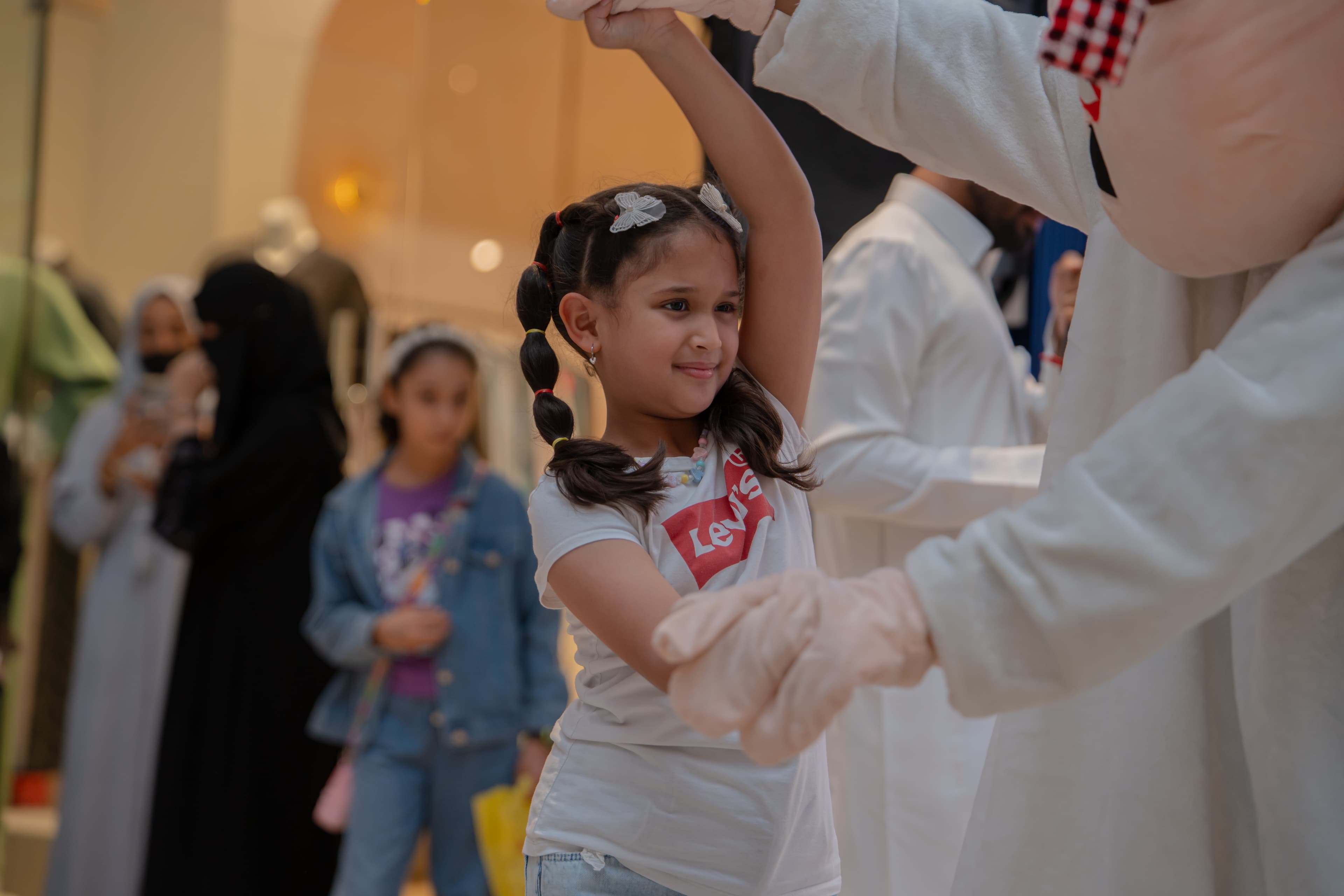 المودلز والأزياء — براند عبايات  انجل — لقطة ٨٤