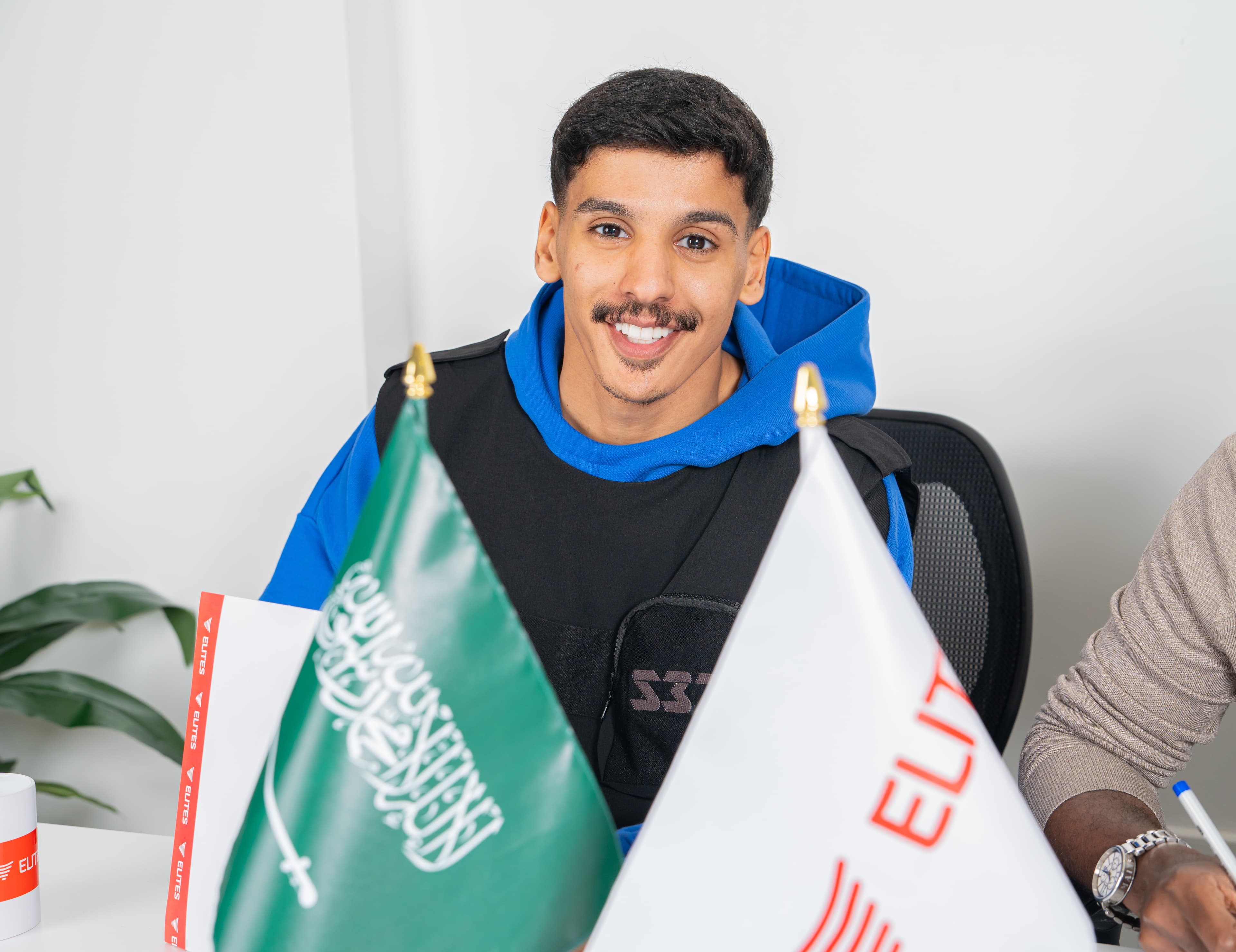 السيارات — وكالة لعيبه - ايليت — لقطة ٦