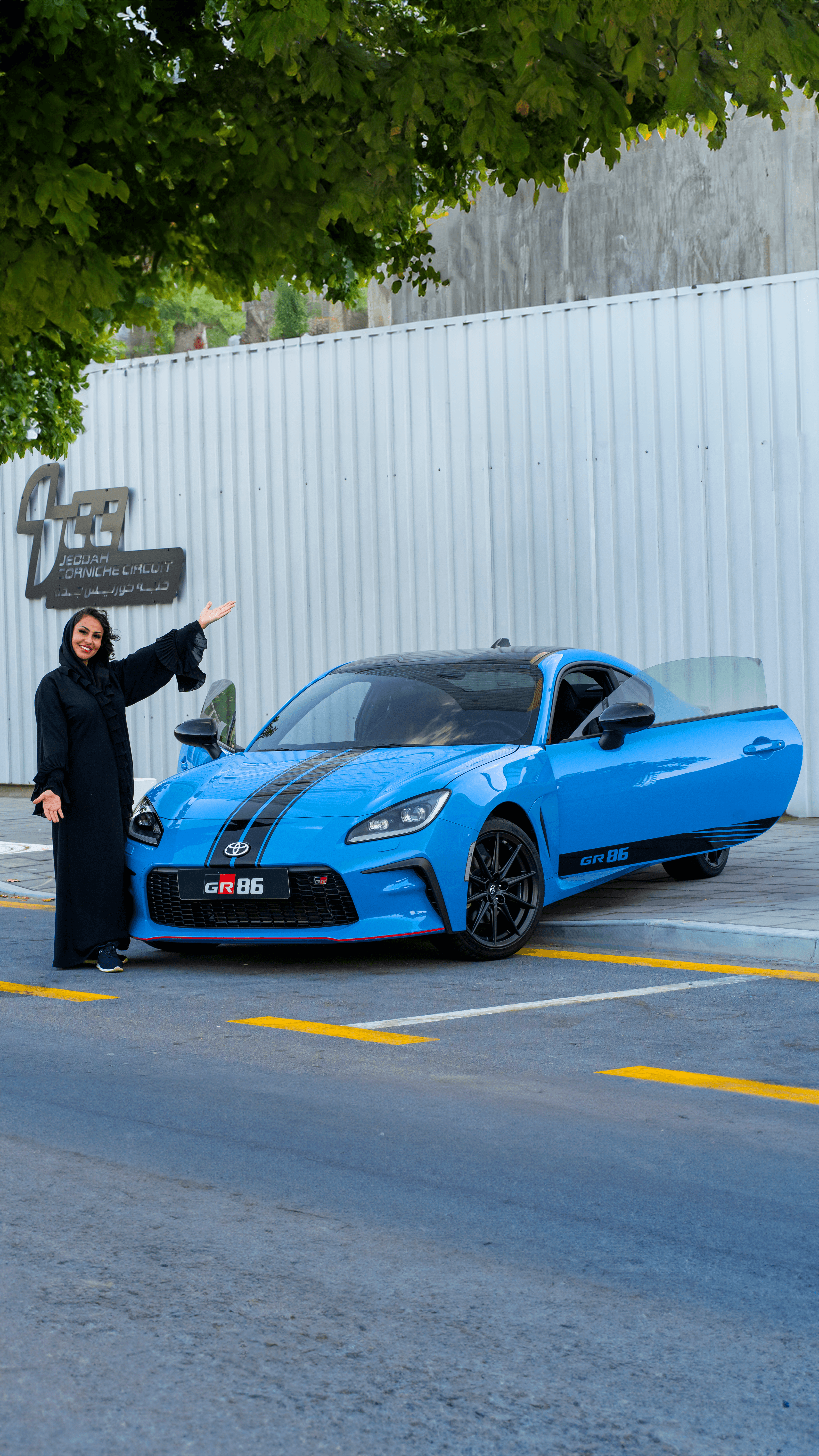 السيارات — المهتمه بعالم السيارات سمارا — لقطة ٢
